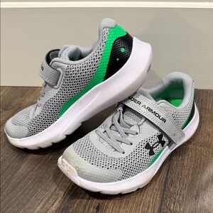 Under Armour Boys Light Gray Sneakers